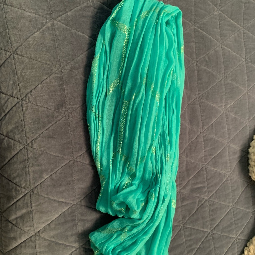 Lightweight Infinity Scarf - Picture 2 of 2